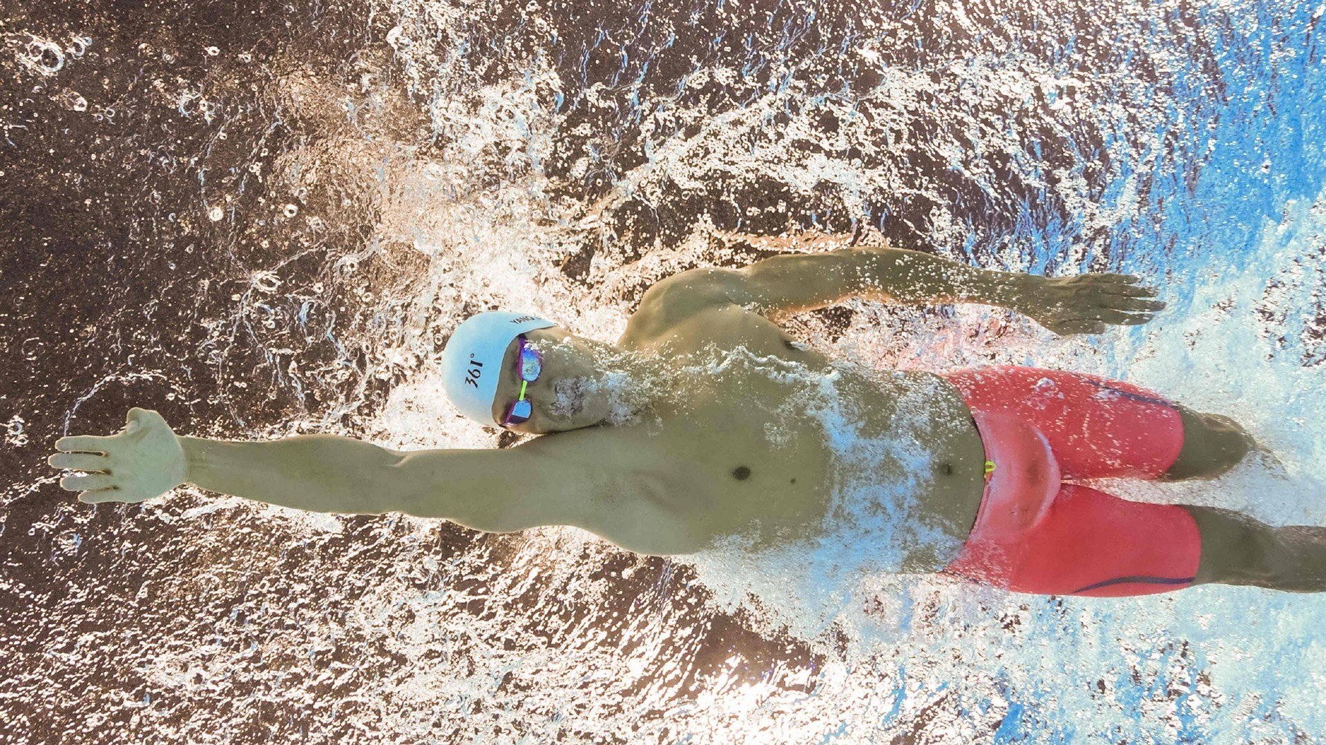 传统皮划艇竞技展，水上技术的精彩比拼，皮划艇视频比赛